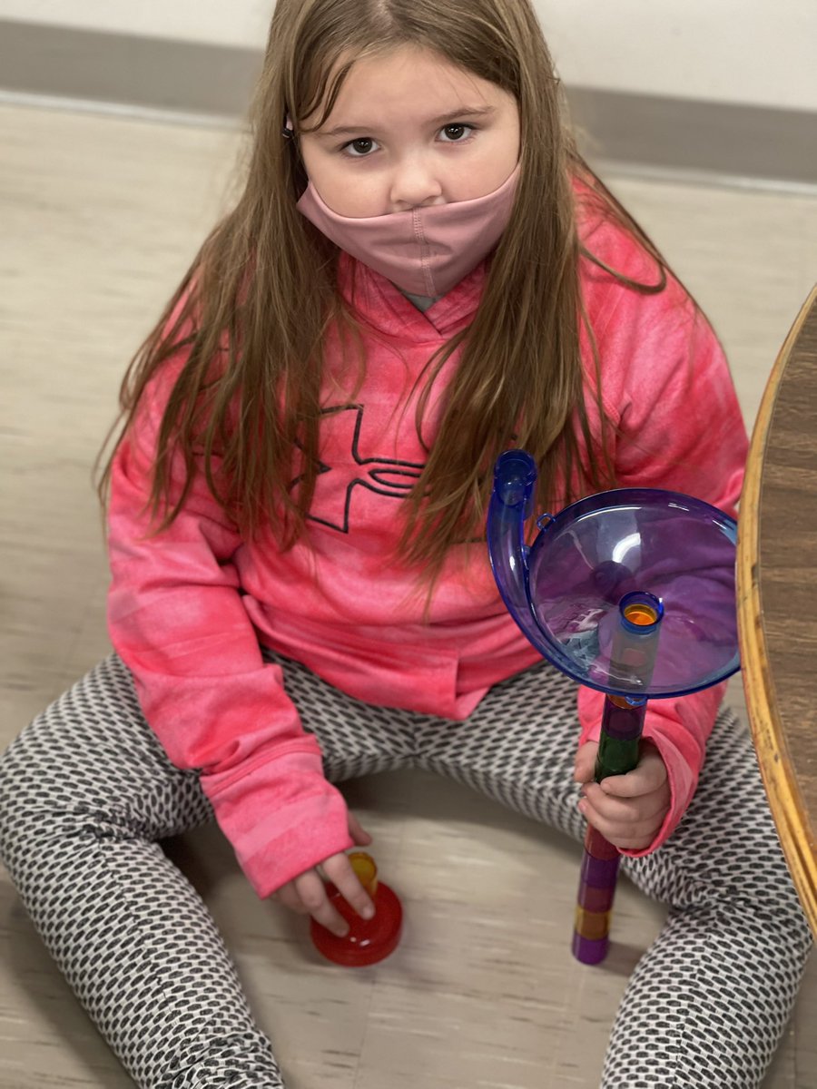 jaxprimaryart's tweet image. 1st grade STEAM marble rollercoasters @BataviaCSD #problemsolving #engineeringanddesign