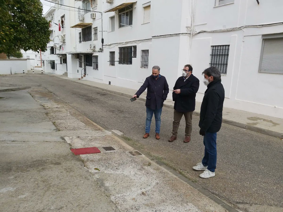 JuanAvilaCARMO's tweet photo. Planificando próximas mejoras en calles, plazas y barrios

Como parte de las visitas que realizo semanalmente a nuestros barrios, esta mañana he visitado algunas calles y plazas.

Entre ellas, Carrión Mejías, Barriada de la Paz, Real de la Feria, Plaza 8 de Marzo, Hytasa, ... https://t.co/Wx4ZYmomBO