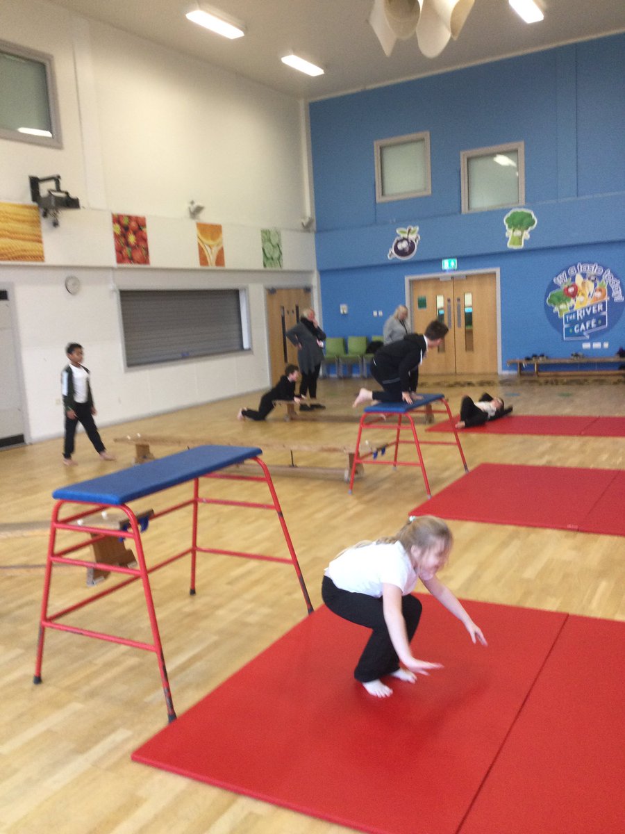 PERiverView1's tweet image. LR have been producing some amazing work in Gymnastics this afternoon performing jumps and different types of rolls. Well done you super stars ✨ #gymnastics #rolling #jumping 🤸