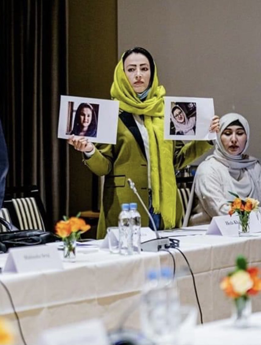 تصویر هدا خموش در جلسه ناروی
شجاعت نسل جوان افغانستان !