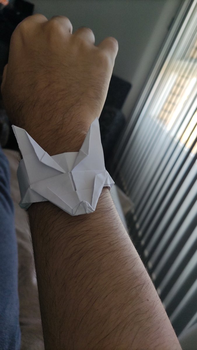 JafReinaldo's tweet photo. @RanguGamer He hecho una pulcera zorro, me encanta el origami :3 https://t.co/x9ICPhssRo