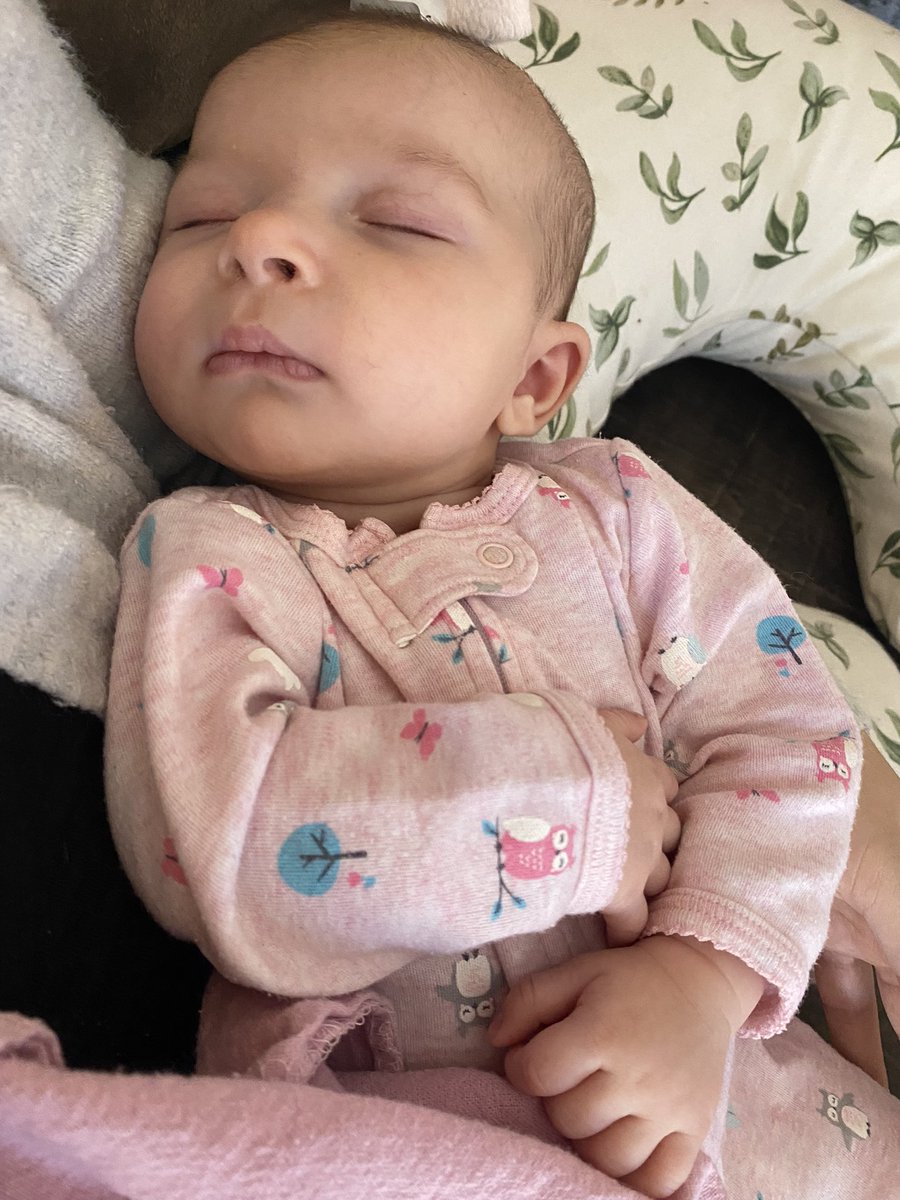 I’m baaaaaaackkkk 🤩 I got to spend 10 amazing weeks home with the little cutie in the photos, and now I’m ready to get back to my other kiddos. The start of this school year was not my best, so my goal for the 2nd half is to be more engaging. #icandothis