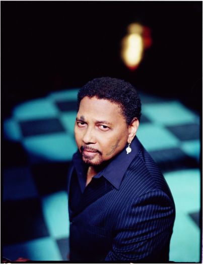 Happy Birthday to Aaron Neville
born January 24th, 1941 in New Orleans

 