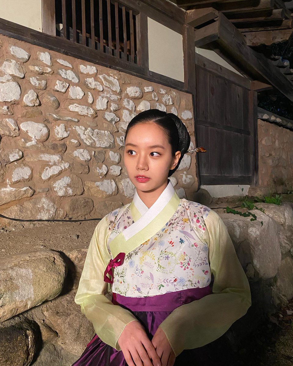 kdramafangirlxx's tweet photo. Lee Hyeri Instagram Update 
She is so beautiful 🥺❤️

#Moonshine #LeeHyeri https://t.co/IQaiQfaDmW