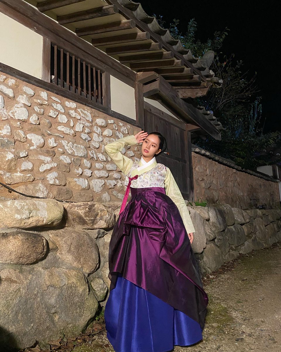 kdramafangirlxx's tweet photo. Lee Hyeri Instagram Update 
She is so beautiful 🥺❤️

#Moonshine #LeeHyeri https://t.co/IQaiQfaDmW