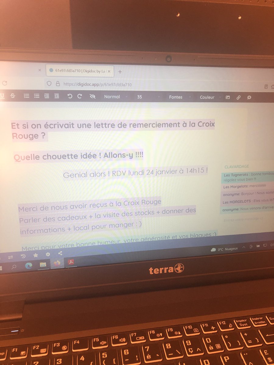 @ClarisseCoq <a href="/ErunVesoul1/">Erun V1</a> !!! Premier essai d’écriture collaborative avec la classe des correspondants de <a href="/CE_CMTernuay/">Ternuay GS-CP-CM</a> <a href="/Annelyse_g1/">Annelyse Galmiche</a> #digidoc #formationutile #mercilacroixrouge