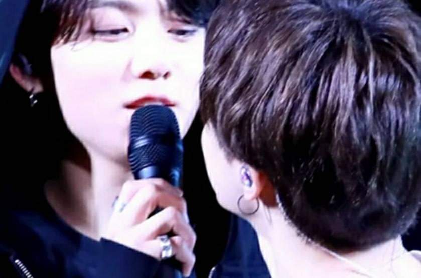 JAnn975's tweet photo. His eyes go straight to Jimin's lips. #jimin_lips #BTSJIMIN #jiminpark #jikook #jikookisreal #jungkook #kookminisreal #jeonjungkook #jikookmin #parkjimin #jikookforever #jikookworld @jikookheart @jiminietistic @ff_jikookookmin @stopkookminpls https://t.co/YXZphtX5Yq