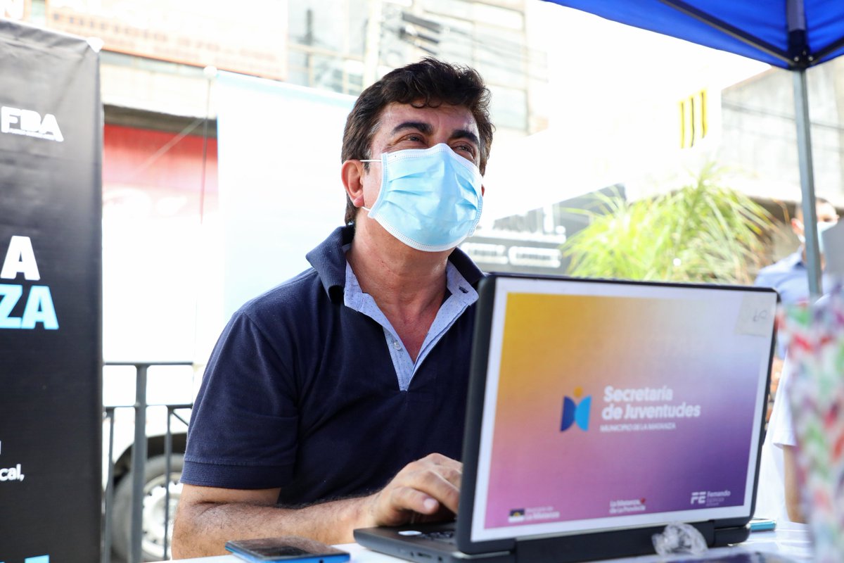 FerEspinozaOK's tweet photo. En el Día Internacional de la Educación visitamos uno de los 28 puntos de inscripción a las becas Progresar que se encuentran ubicados estratégicamente en las plazas y centros comerciales de nuestro distrito. ➡️https://t.co/dvZksyG7x6 https://t.co/NZeOMUbBKC