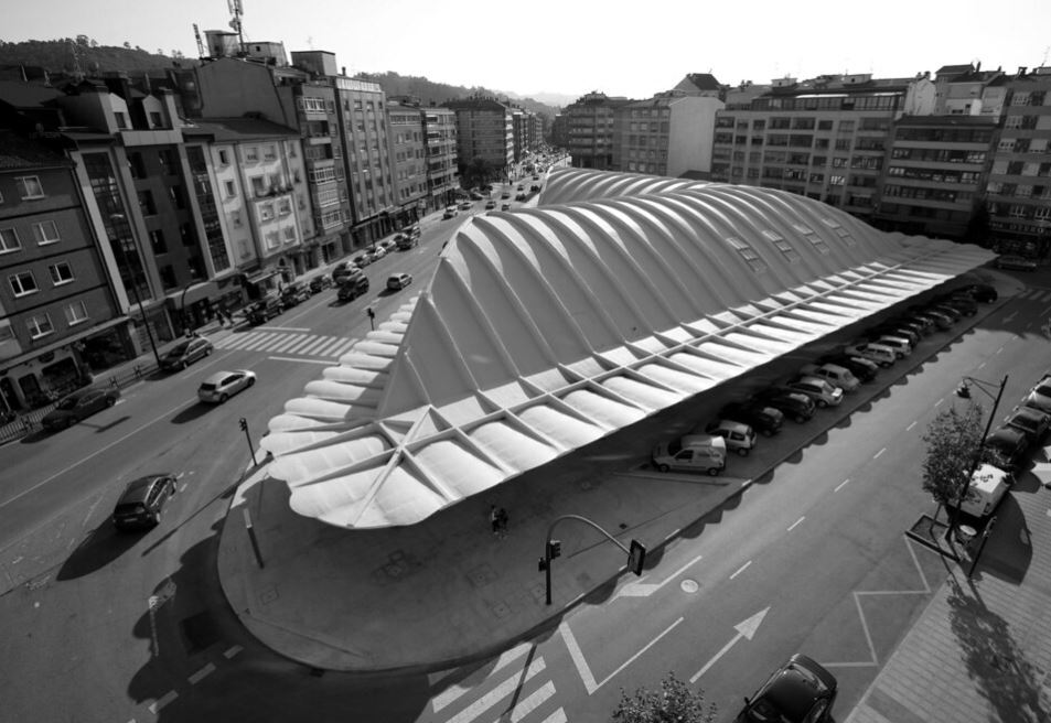 1931年（2009改修）。構造家イルデフォンソ・サンチェス・デル・リオによるポラ・デ・シエロの市場。スペインの初期シェル良いなあ。トロハだけじゃないんだなあ… 