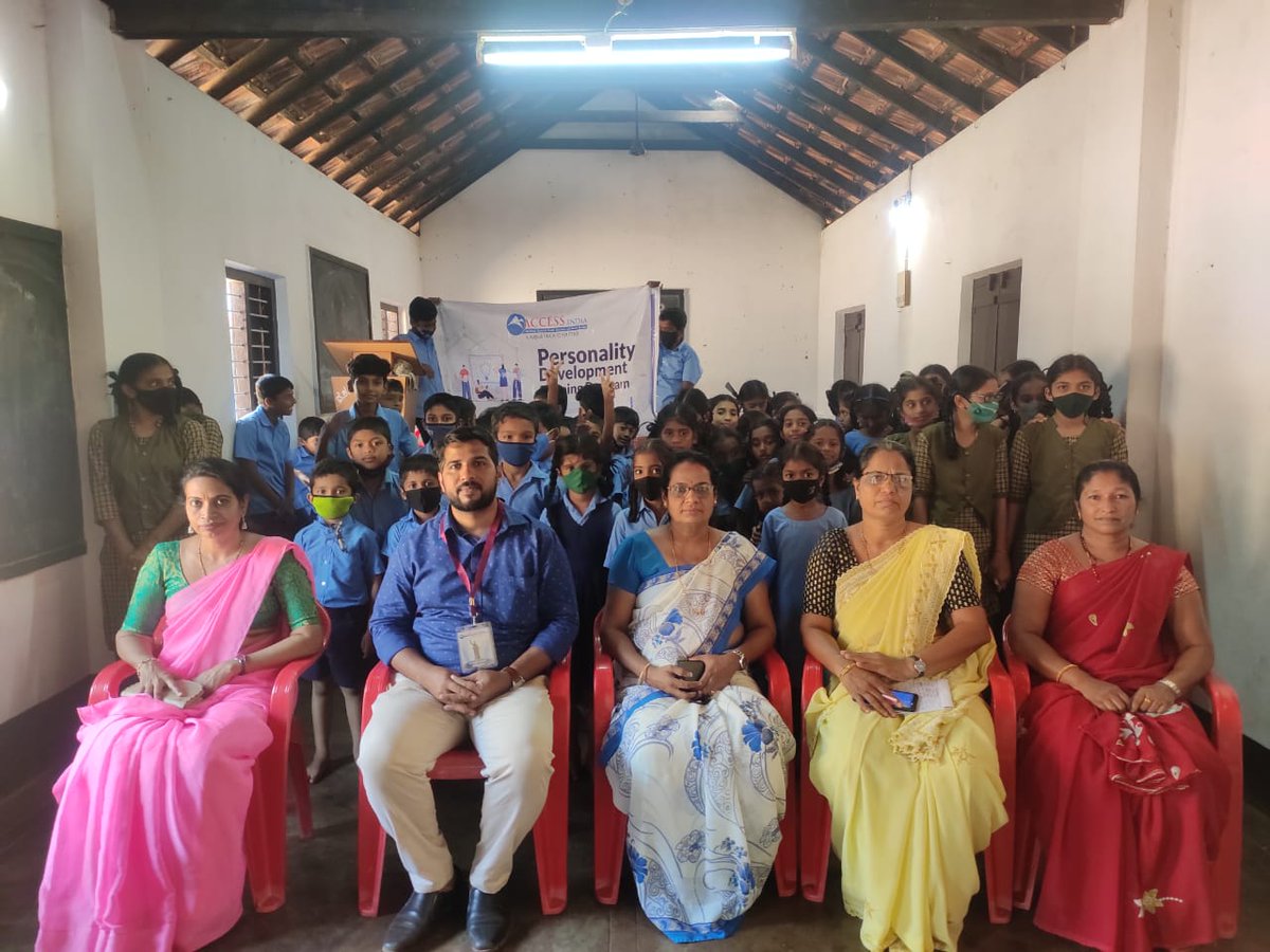 AccessKar's tweet photo. On request of SDMC members, Access India's senior trainer Abdul khader took a session on Personality Development, Educational Values ​​and Effective Studies at govt primary School valachil, headmaster Mrs. Molly Gracie Vas, teachers Sunita, Sharmila, Shobha were present at moment https://t.co/c5dNFS8b41