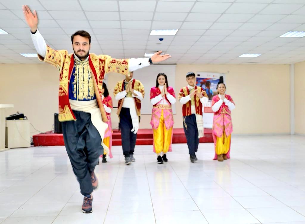 yuregirbld's tweet photo. Kültürevlerimizde hayat var...

Halk Oyunları Kursu 🥁🎶

Kayıtlarımız devam ediyor;
☎️0322 322 27 77

📍Murat Göğebakan Kültürevi https://t.co/Nuh2M5uj0G