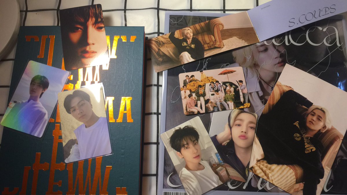 nicharaaaaaa's tweet photo. I received the albums today and I really love my pulls! Thank you @wrapsify2021! 
#WrapsifyProofs https://t.co/OVdMjT4fe2