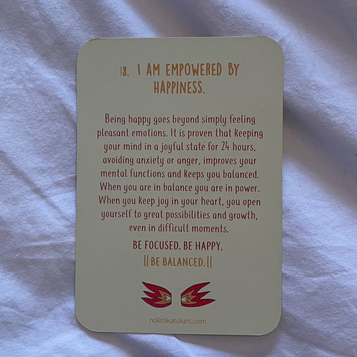 CamillaOnChain's tweet photo. Angel Card Reading # 2 / a little gift for the @meta_angels community 👼🏽👾 Definitely one of the most vibrant discords going on right now >> https://t.co/Tai3uVIKQV #NFT https://t.co/9s5x3mMYSp