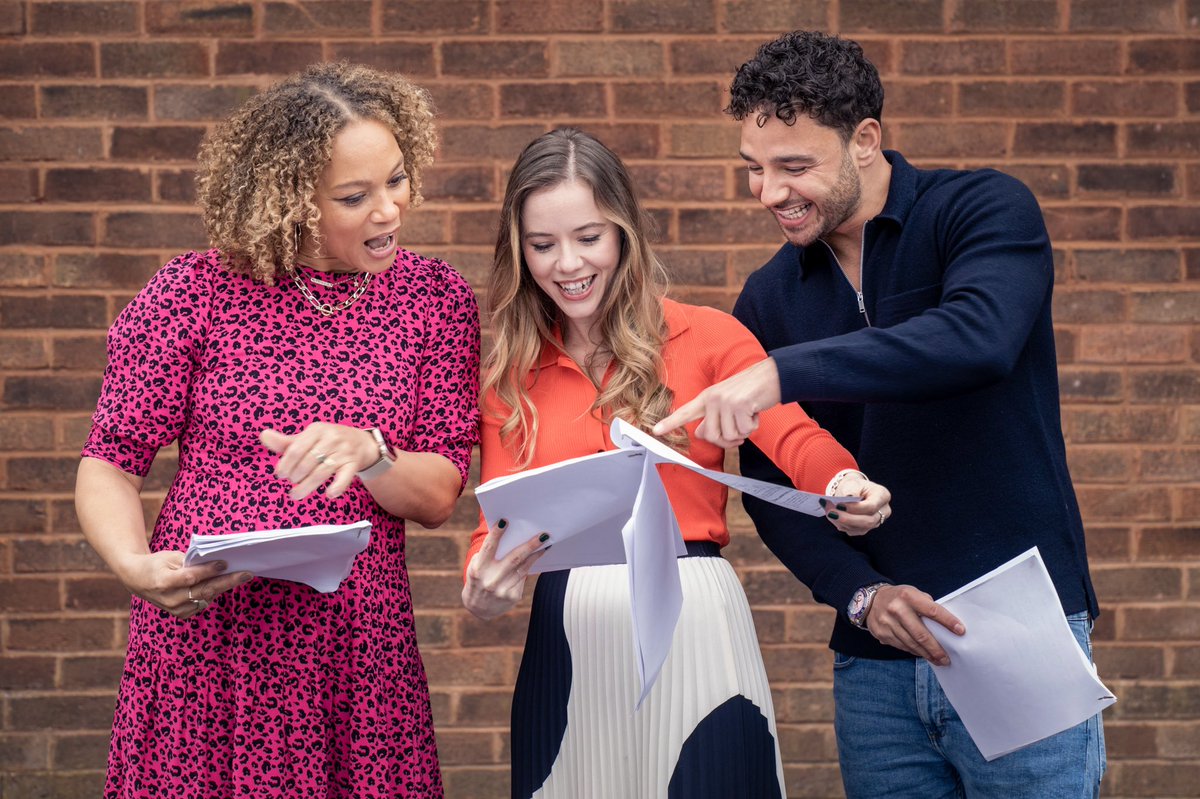 Waterloo road is back!! And so are we … @WaterlooRoad @BBCOne @BBCiPlayer #waterlooroad @Angela_Griffin