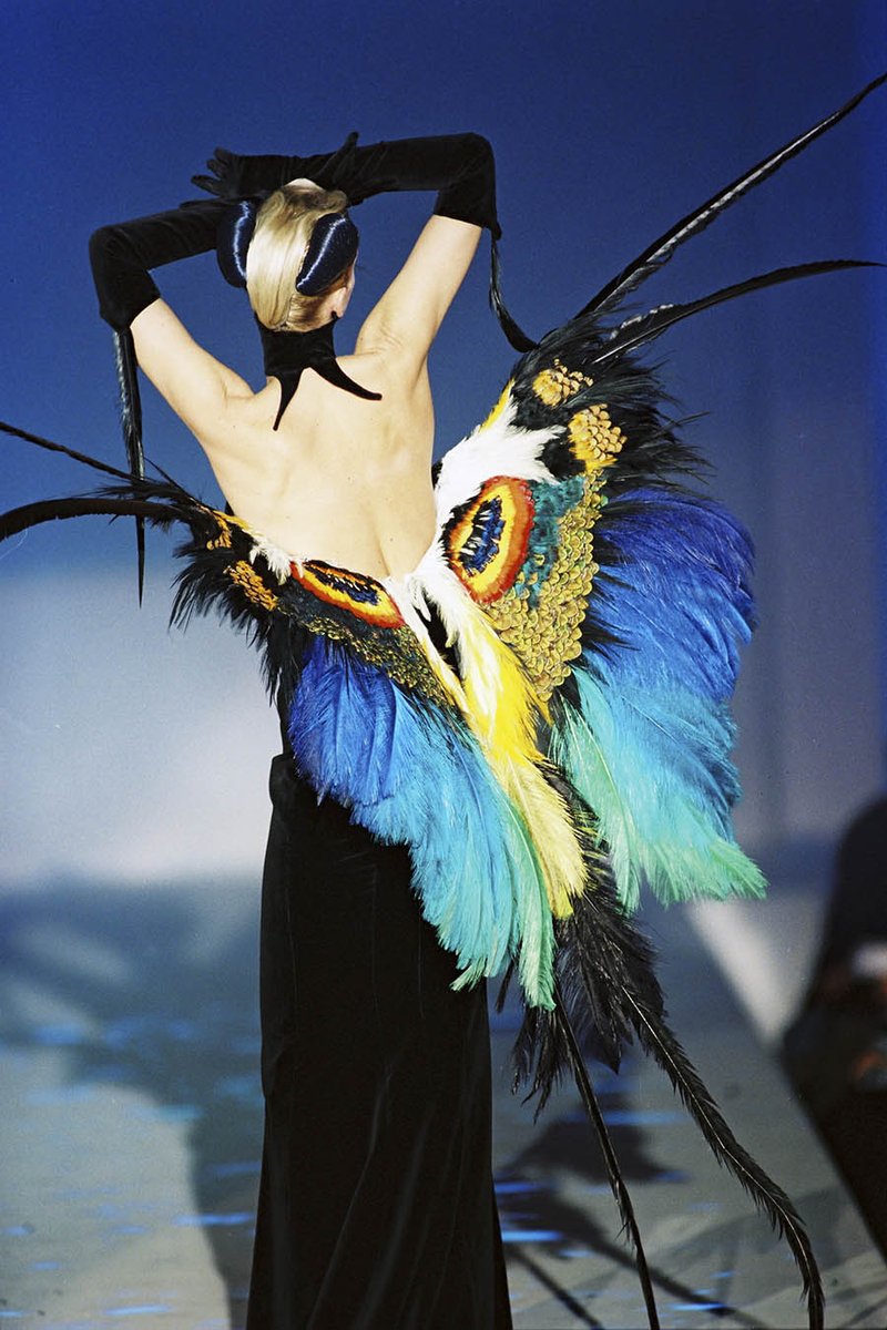 Decimos adiós a un inigualable de la moda, Thierry Mugler. 

#ThierryMugler #moda #DEP