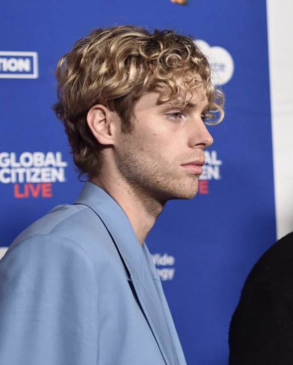 lipring's tweet photo. i'm obsessed with his side profile https://t.co/m4y9TAYHR9