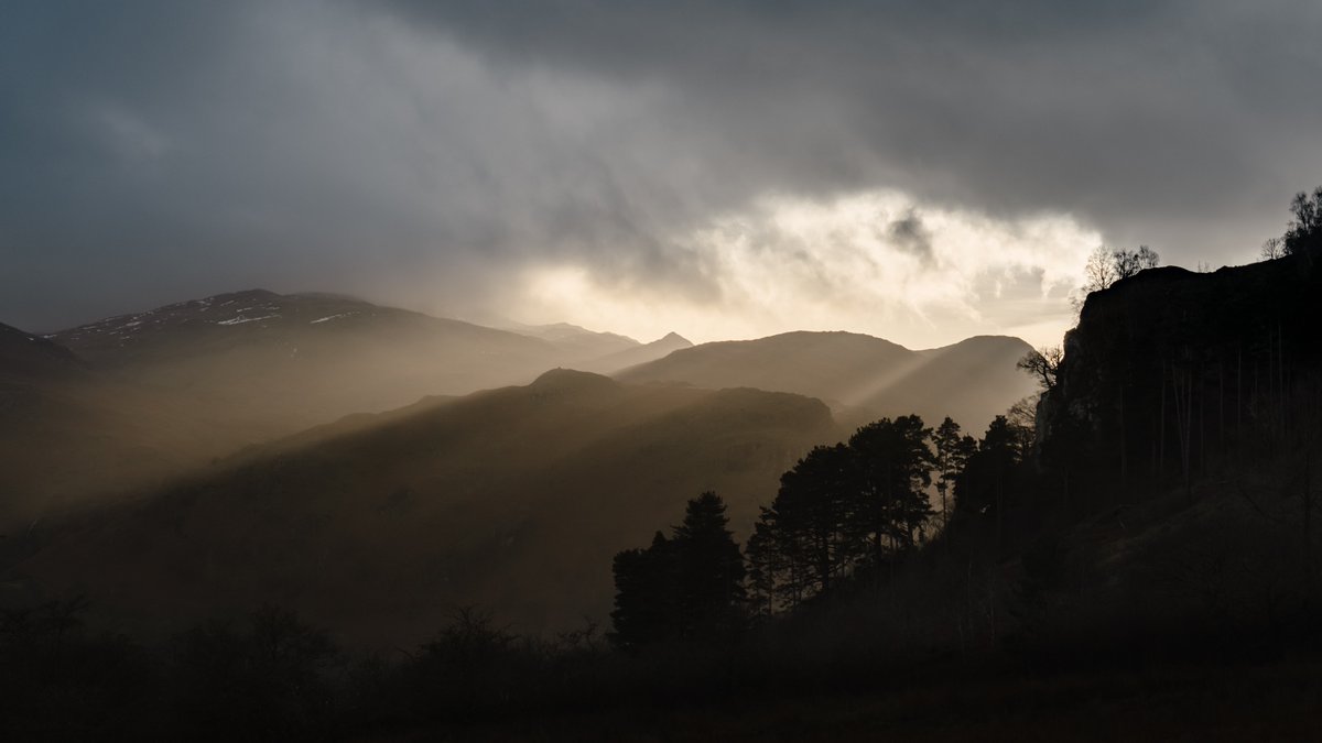 At the end of the Day

Fading light breaks through the cloud momentarily at Glencoyne, Ullswater. #Cumbria 

#wexmondays #sharemondays2022 #fsprintmonday #fslocal
