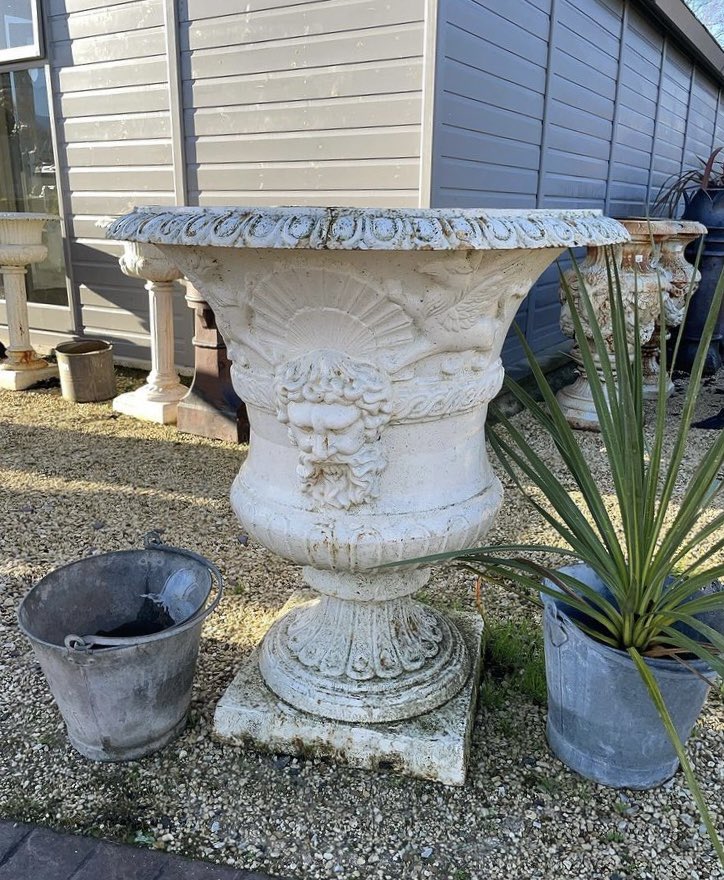 Delighted to partner with <a href="/GardenCentre/">Blue Diamond Garden Centres</a> #bridgmere who have a selection of our beautiful ready for new homes
#gardenart #gardenurns #architecturalgarden #architecturalsalvage #beautfifulgardens #antiqueplanters #antiquegarden #luxurygarden