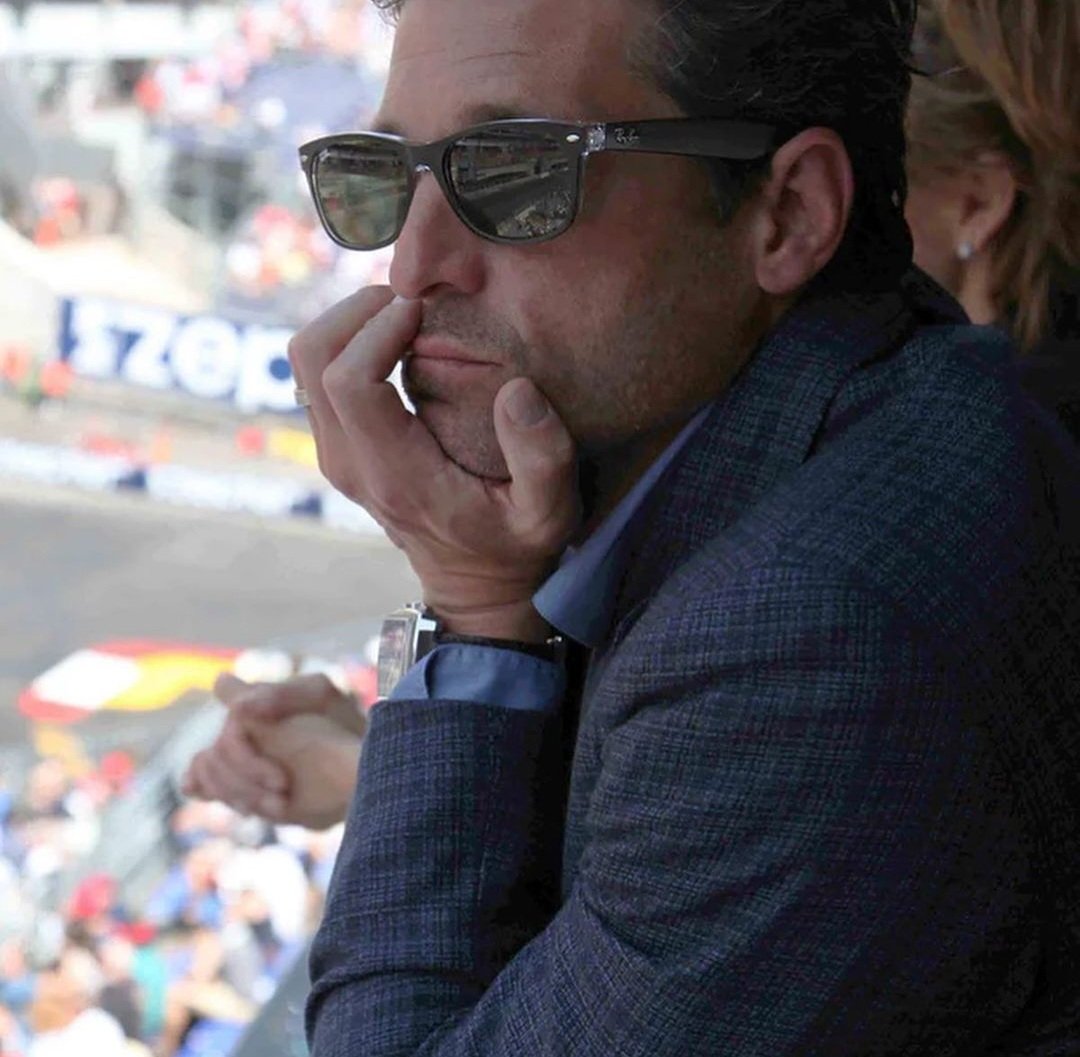 archicri1's tweet photo. 🎶Non restare chiuso qui, pensiero
Riempiti di sole e vai nel cielo🎶
#MondayPicture #bellicapelli #brizzolatoedoppiato #maturomanonavariato #PatrickDempsey 😁🙂
#BacioMoment is back!
#ungiornosenzasorrisoèungiornoperso
#ricordarepernondimenticare
#leggerezzanonèsuperficialità https://t.co/Qq7QUEMfBC