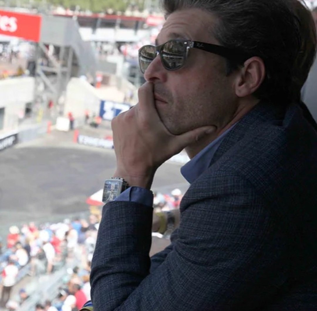 archicri1's tweet photo. 🎶Non restare chiuso qui, pensiero
Riempiti di sole e vai nel cielo🎶
#MondayPicture #bellicapelli #brizzolatoedoppiato #maturomanonavariato #PatrickDempsey 😁🙂
#BacioMoment is back!
#ungiornosenzasorrisoèungiornoperso
#ricordarepernondimenticare
#leggerezzanonèsuperficialità https://t.co/Qq7QUEMfBC