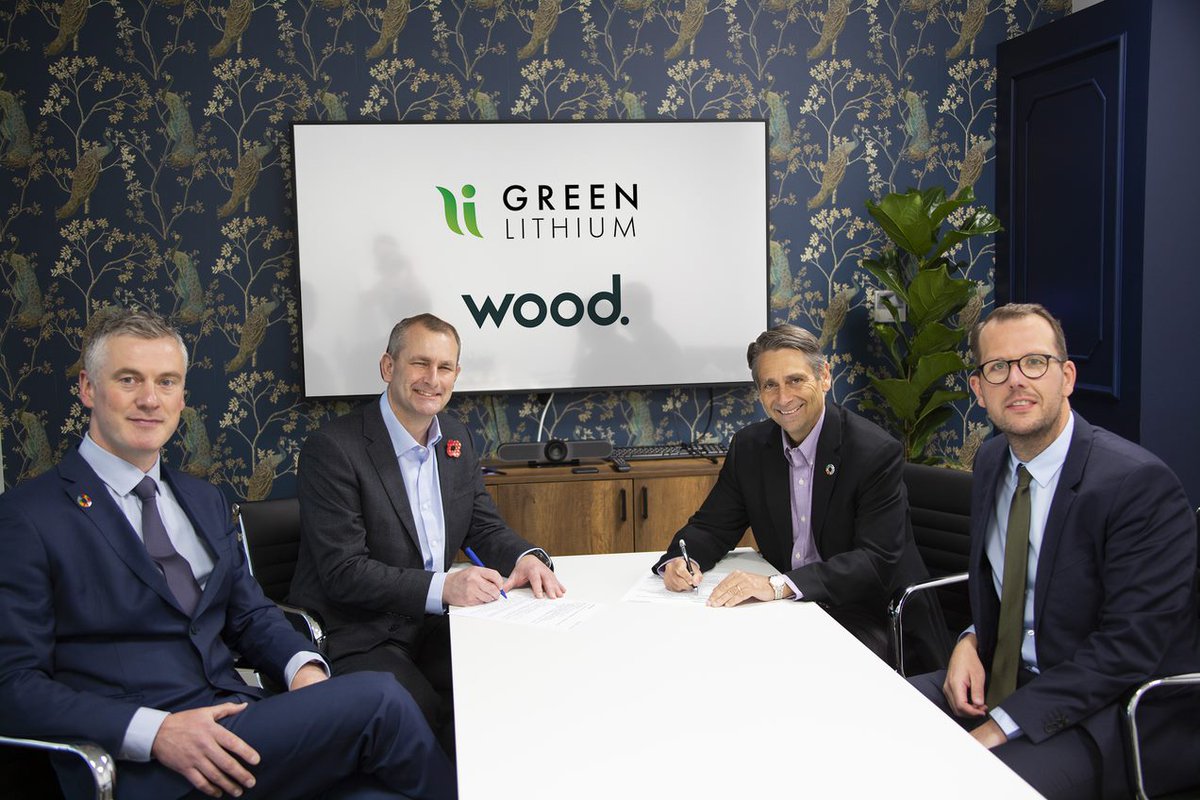 Woodplc's tweet photo. #TeamWood has signed an agreement with Green Lithium to build and operate the UK’s first large-scale commercial lithium refinery.  It will help meet demand for battery-grade lithium chemicals, vital for electric vehicles and #netzero Read it: https://t.co/Lx6Sb4zGnQ https://t.co/cz7QZVahVl