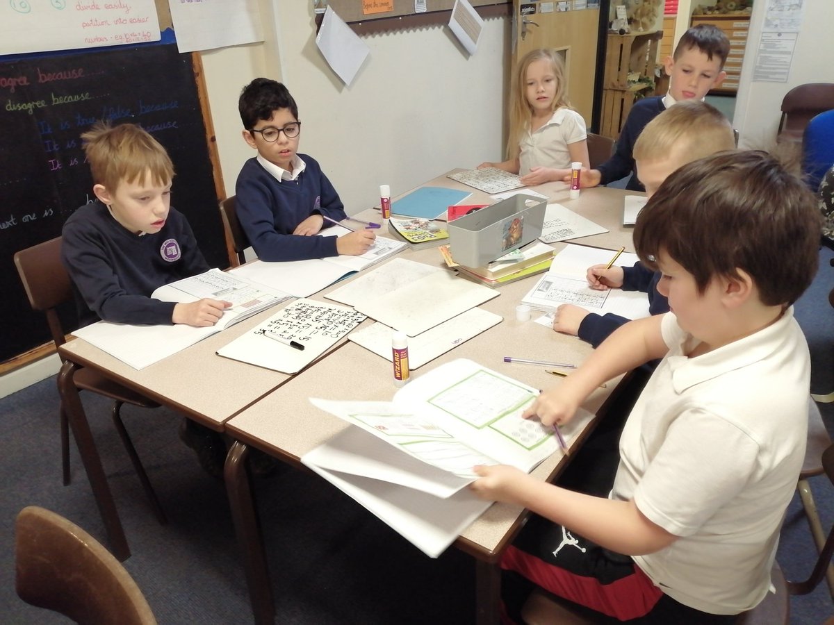 MissGosling1's tweet photo. I love the way you have come into school so very  calmly and settled to your learning Y3 pupils 🙂
It's good to be back ❤️
#themillmaths
#morningtask https://t.co/BwZq9cdVZO