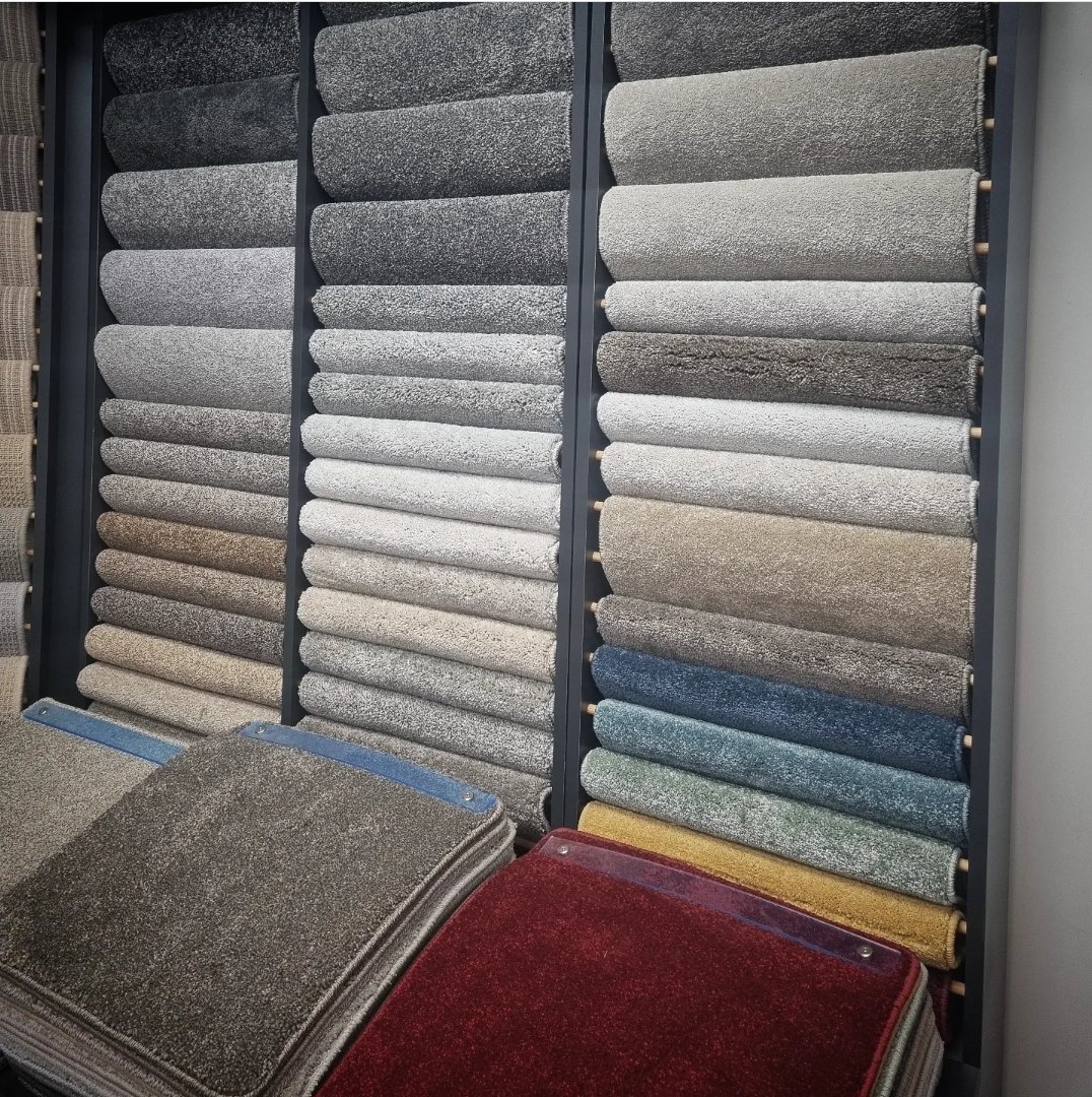 Happy New Year (can we still get away with saying that?! 🤭) lots to look forward to this year! Who else has big plans?!
#flooringideas #lvtflooring #flooringshowroom #greycarpet #hooverlines #pfcflooring