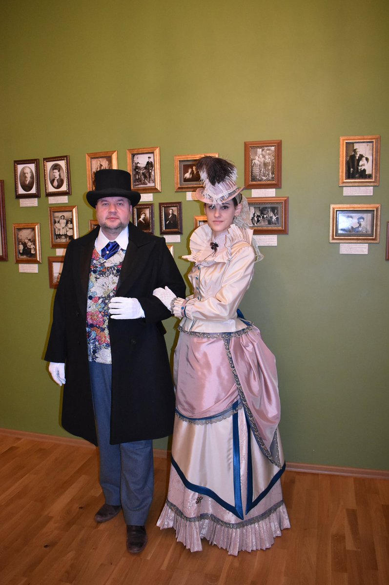latruscbc's tweet photo. Kraslava palace is among5️⃣ Latgale manors🇱🇻 to cooperate with @pilismuizas &amp; receive #latruscbc #VerstsOfFeelings support. 
🧥👗luxurious history inspired #costumes
♟️️large-format outdoor games
📷3D-tour around #Kraslava palace
🔭Sightseeing equipment
🌐https://t.co/fz76cw3hau https://t.co/STu0N4XB6H