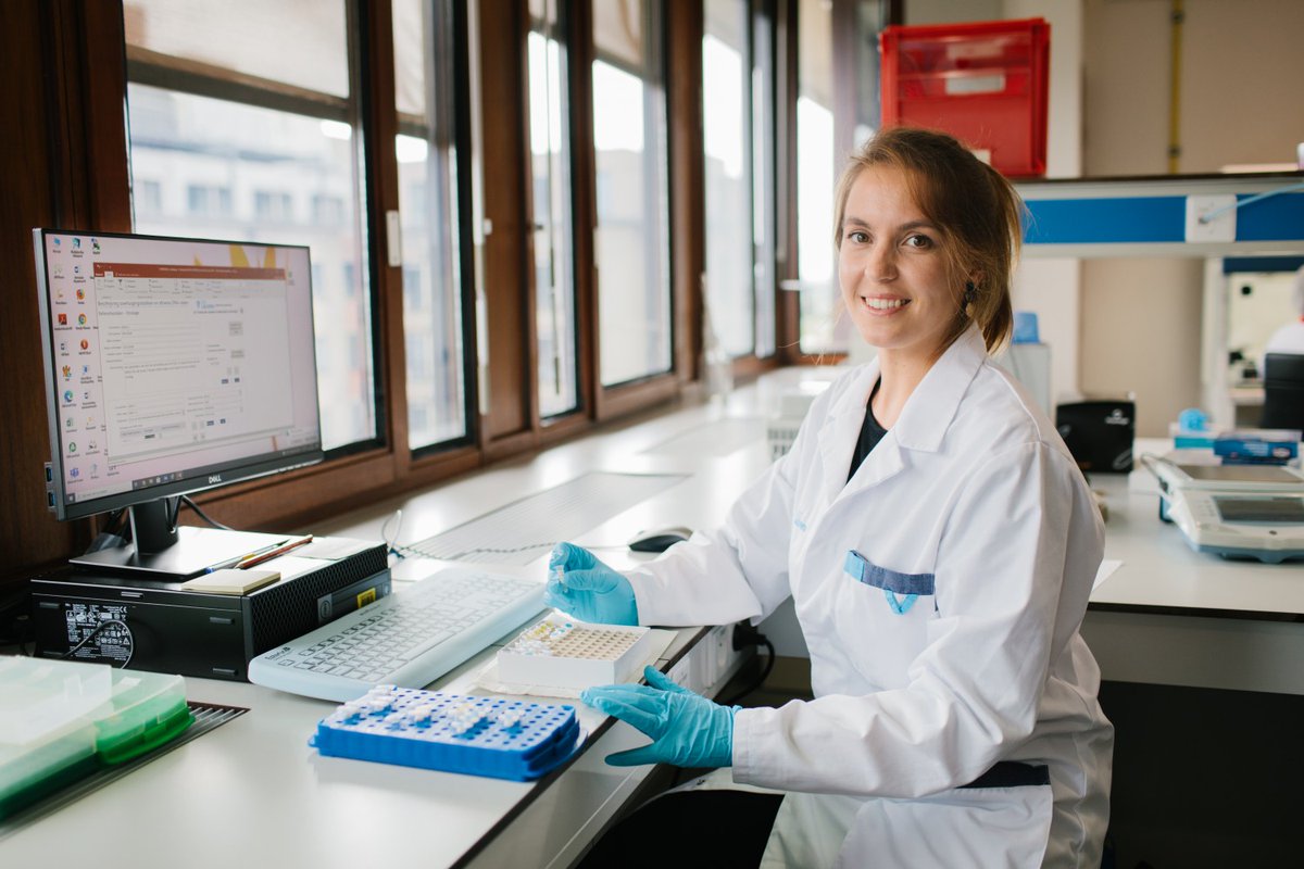 Biowetenschapper <a href="/SofieClaerhout/">Sofie Claerhout</a> mag zich 'Krak van Kortrijk' noemen. Met haar werk rond menselijk DNA-onderzoek en meer bepaald het mannelijke Y-chromosoom wist de #kuleuven-onderzoekster de lezers @KW_Kortrijk te overtuigen. 

Proficiat Sofie 🥳

▶️bit.ly/3fTlvzS