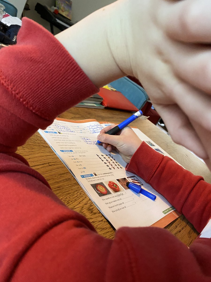 Eindelijk een normale maandagochtend. Kids naar school, vrouw naar het werk en ik ook zo iets. Nog geen anderhalf uur later heb ik plots een nieuwe baan! Einde normale maandagochtend. #3isteveel #quarantaineregels #thuisonderwijs