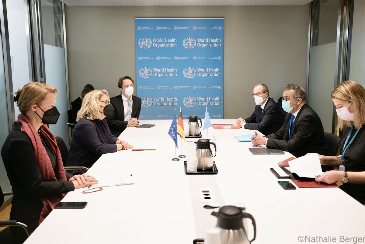 Bundesentwicklungsministerin <a href="/SvenjaSchulze68/">Svenja Schulze</a> traf beim Besuch in Genf <a href="/WHO/">World Health Organization (WHO)</a>-Generaldirektor @DRTedros. Deutschland bekennt sich zu einer starken &amp; gut finanzierten WHO im Zentrum der globalen Gesundheitsarchitektur und wird sich auch mit der <a href="/G7/">G7</a>-Präsidentschaft dafür einsetzen.