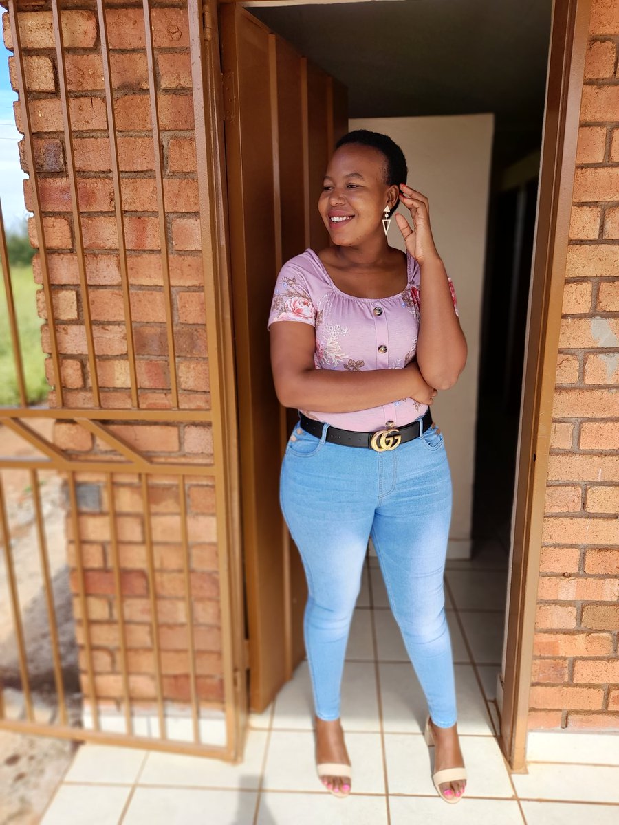 LemonFortunate's tweet image. It's a blue monday @ Work