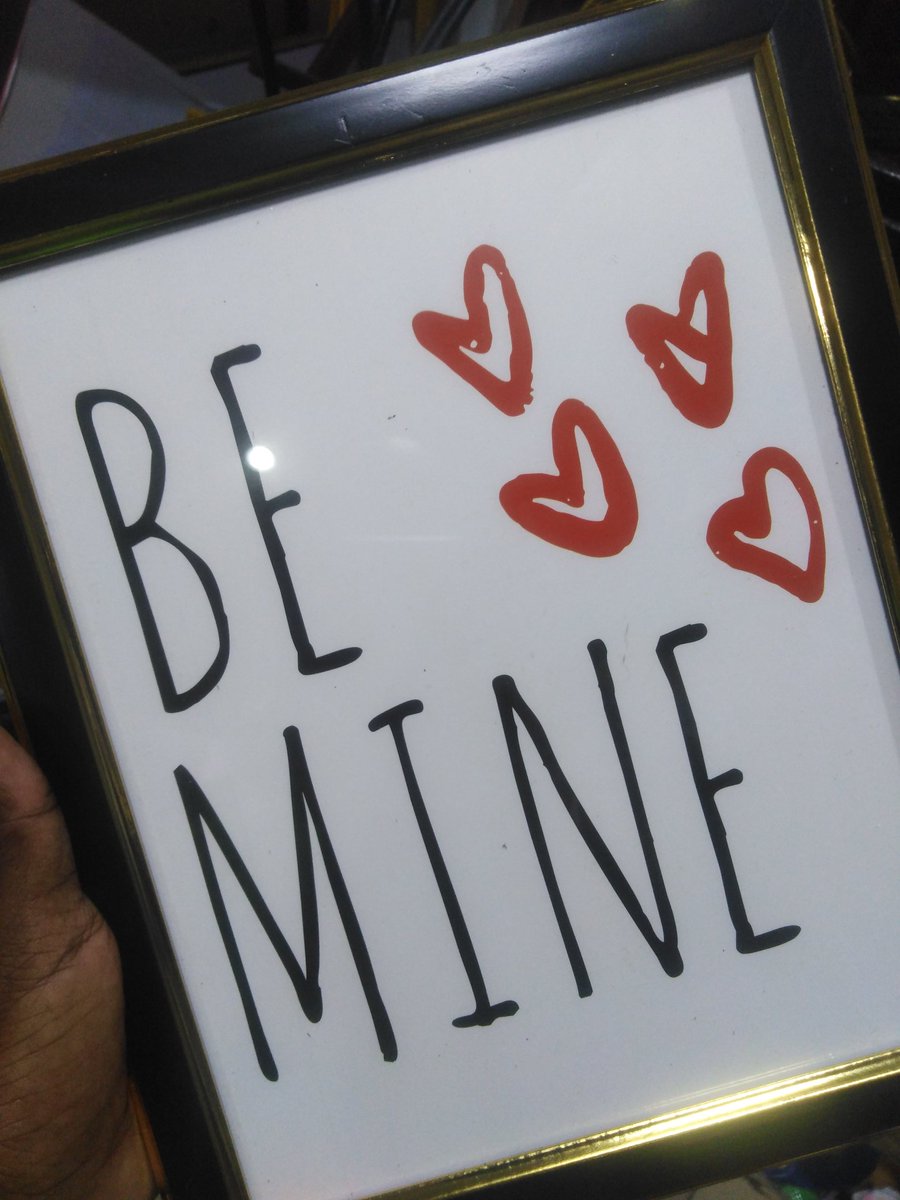 HopeEvents1's tweet photo. La Saint Valentin pour tous, même avec un petit budget. Vous saurez exprimer votre amour 5000fcfa le tableau 💞💞. 694834439 https://t.co/AESbhcq5ll