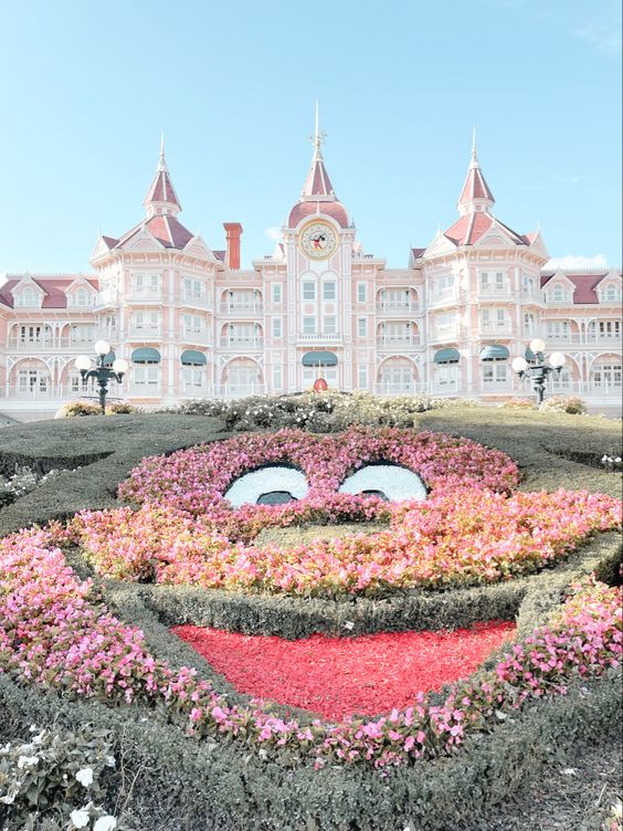 OfficialPLT's tweet photo. I want to visit Disney Land 💗 https://t.co/lLjnJpbENL