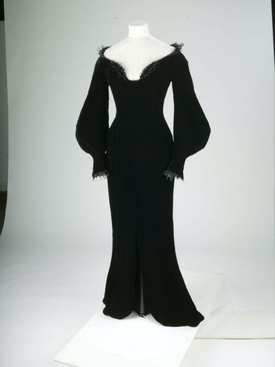 We are saddened to learn of the passing of avant-garde fashion designer Thierry Mugler. His theatrical designs and daring silhouettes were a defining force in fashion. 

Explore some of his iconic designs in our collection - collections.vam.ac.uk/search/?q=Mugl…