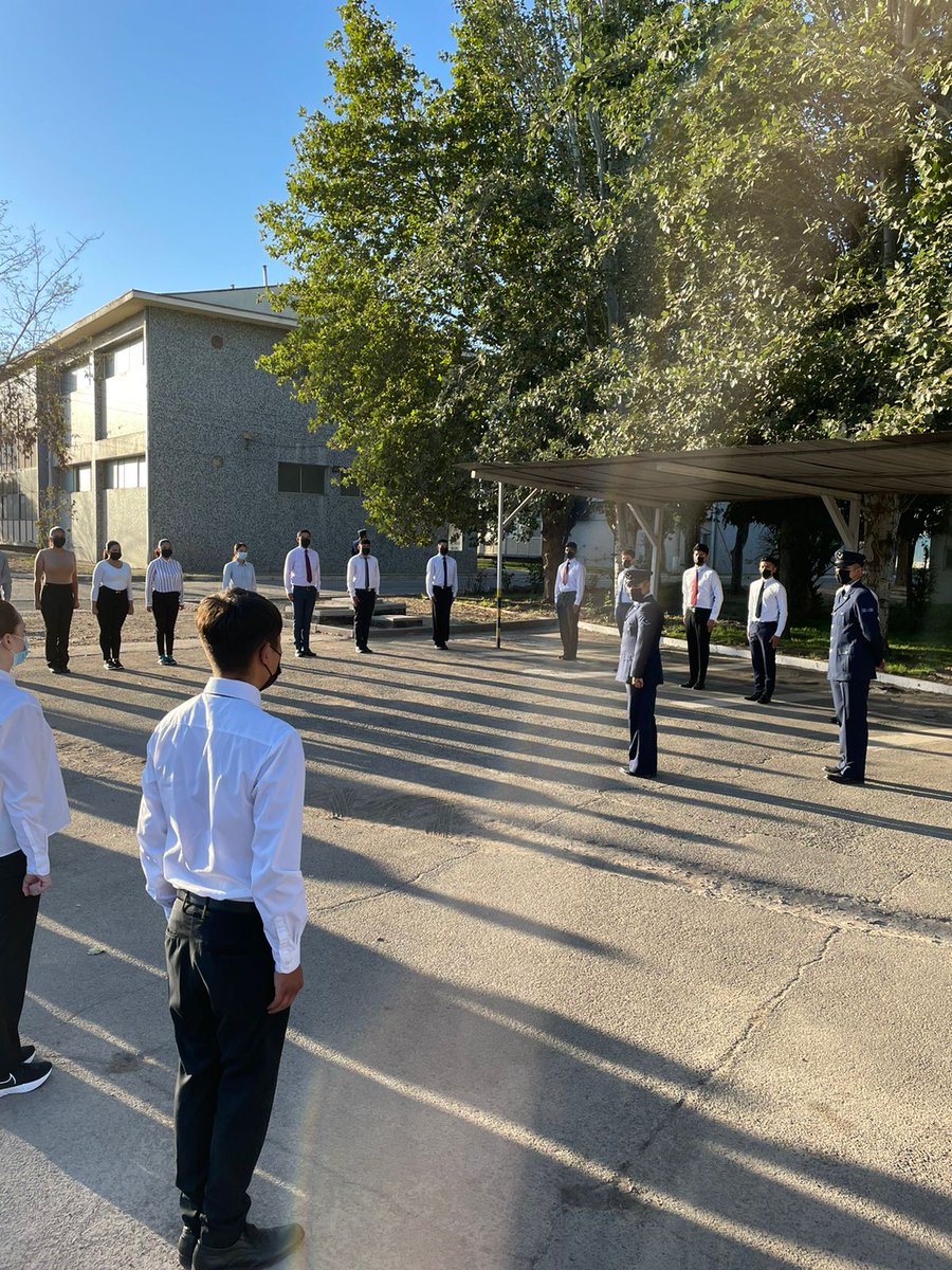 AHORA - Nuevos Alumnos hacen su ingreso a la #EE, para iniciar su formación en los próximos dos años como especialistas de la <a href="/FACh_Chile/">Fuerza Aérea de Chile</a>.
#AlasCienciayPrecisión
