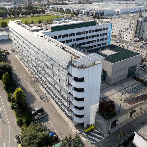 infocamere's tweet image. ☀️ Un impianto fotovoltaico da 1000mq nella nostra sede di Padova per consumi energetici #green e per un futuro più sostenibile

#Innovareè 👉 infocamere.it/sostenibilita

#sostenibilità @Vivi_con_stile @CamCom_gov @leti_palmisano @RossellaSobrero @andsnz @erealacci @jacopogiliberto