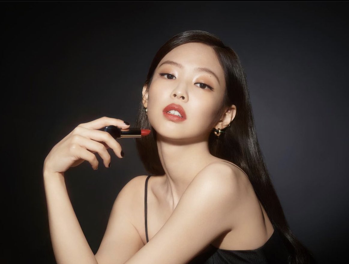 jennieisfree's tweet photo. but her Hera pics are always a serve tho they hit different https://t.co/JCiEhqZklJ