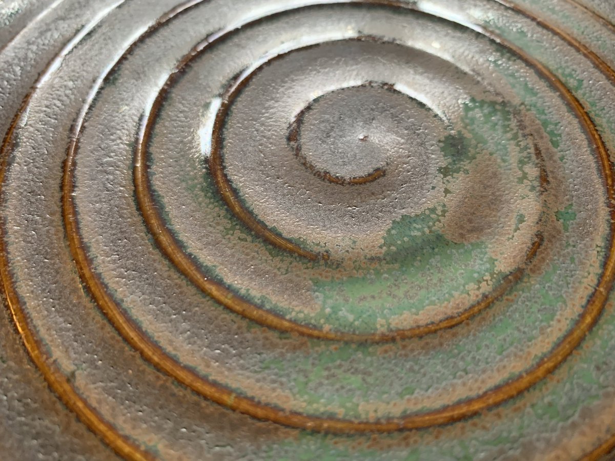 Morning <a href="/elevenseshour_/">#elevenseshour</a>  I’m getting back into things with these gorgeous platters, big enough to serve large dishes or as a centrepiece in your lounge.
#madeinwales #ceramics #pottery #PotteryThrowdown #handmade #FoodieBeauty