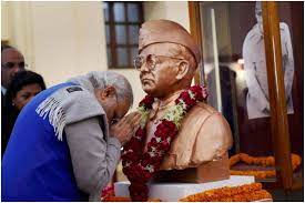 pvnsharma8's tweet image. सर लड़की हु लड़ सकती हु जवाब चाहिए हमारे बेटे बेटियों की तुलना आतंकियों से बर्दास्त नहीं करेगा देश...एक नजर डालिये लिंक वीडियो पर @sambitswaraj @SudhanshuTrived @myogiadityanath  youtube.com/watch?v=qyecby…