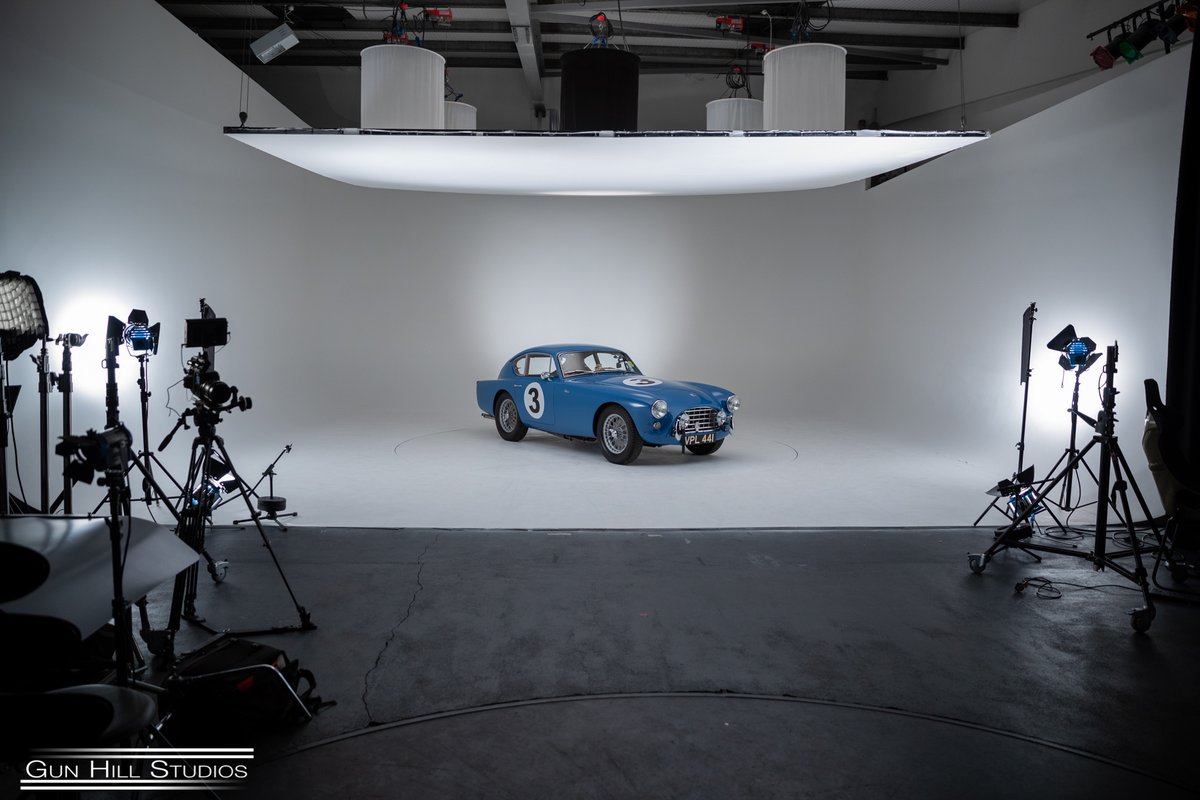 gunhillstudios1's tweet photo. Three is a magic number. Great to have this fantastic beast back in the cove. Amazing that its driven and not sitting in a museum ;-) Book out soon . . . #acaceca #bluebird #classiccar #lightpainting #infinitycove #gunhillstudios #acbluebird https://t.co/t2pvWrHOIQ