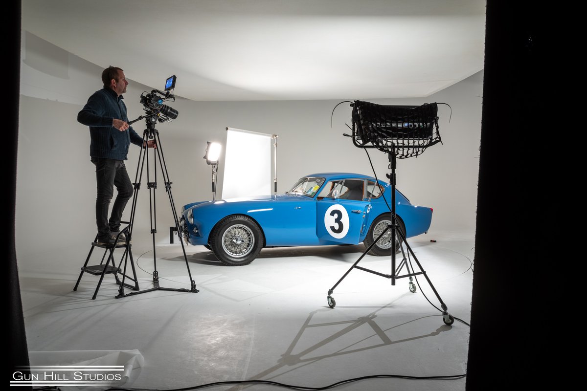 gunhillstudios1's tweet photo. Three is a magic number. Great to have this fantastic beast back in the cove. Amazing that its driven and not sitting in a museum ;-) Book out soon . . . #acaceca #bluebird #classiccar #lightpainting #infinitycove #gunhillstudios #acbluebird https://t.co/t2pvWrHOIQ