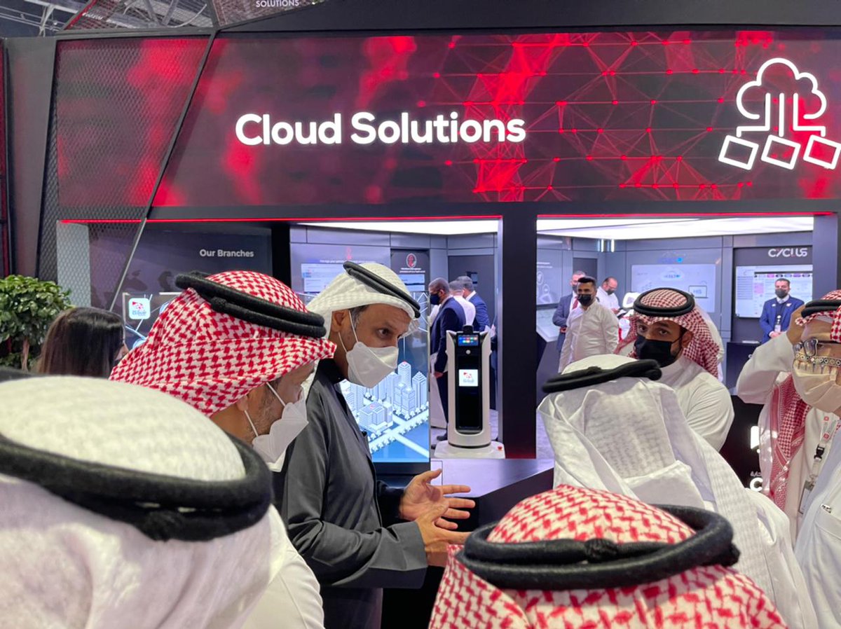 _CloudSolutions's tweet photo. تشرفنا اليوم بزيارة معالي وزير الصحة م. فهد الجلاجل لجناح حلول السحابة للاتصالات وتقنية المعلومات في معرض الصحة العربي 2022 ،وسعدنا بعرضنا أحدث حلول الرعاية الصحية المبتكرة لمعاليه.@FahadAlJalajel 
#معرض_الصحة_العربي https://t.co/9M6fAMmxCQ