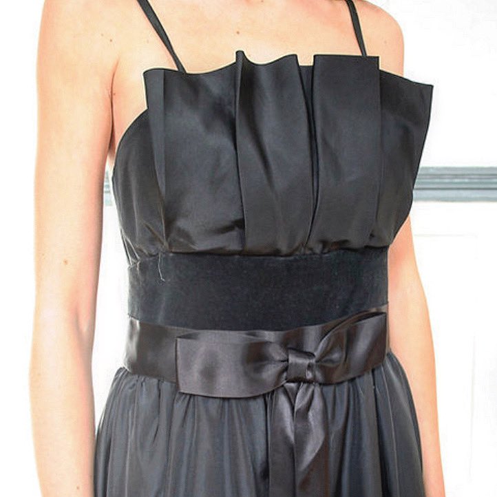 “The most-often-worn dress in my wardrobe is a little black number. Every woman should have one. It’s a mainstay” ~ Jean Allen 
A bit of vintage fashion history for a Monday morning! Jean Allen maxi in store (and on sale!) whatalicefound.co.uk/product-page/v… #vintagefashion #jeanallen