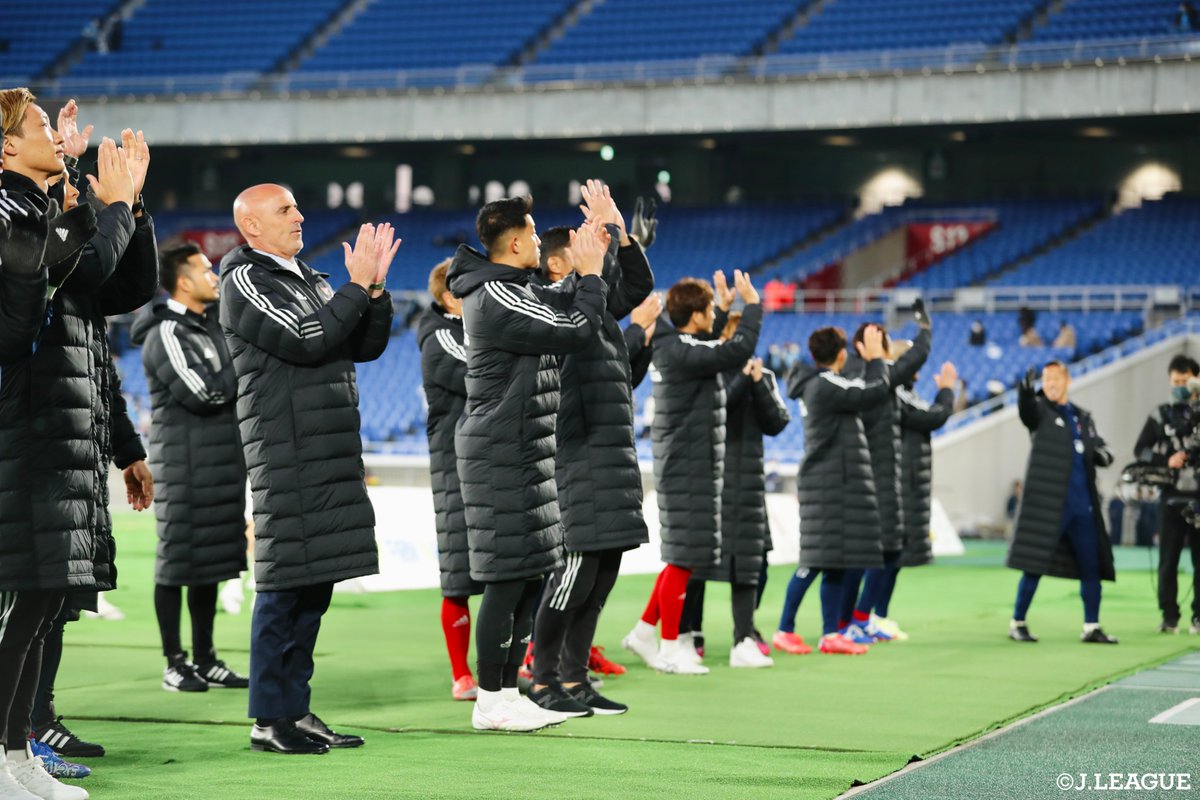 今日は #日本最低気温の日 ❄️ ＼ ということで、 ベンチコートを着た