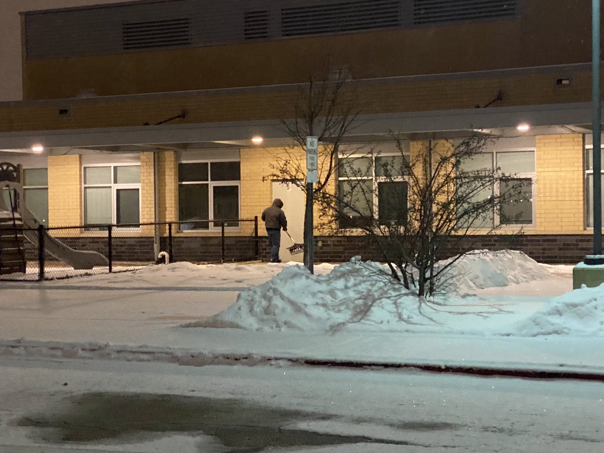 ATalley204's tweet image. Schools are open.  Yes, we had some snow, but we will be open.  Crews are at schools now cleaning.   Student drivers take your time.   @ipsd204 @drechols13 @LongwoodElement