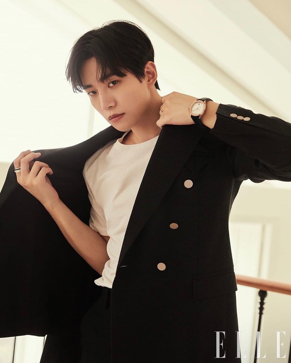 JU7NHO's tweet photo. Posed confidently in front of Elle Magazine’s camera for a photo shoot featured Piaget. The photoshoot this time was themed “The Man &amp; The Rose”. I showed off a different charm from the past with a natural yet seductive appearance. What’s your thoughts towards this photoshoot? https://t.co/944ob2sGqC