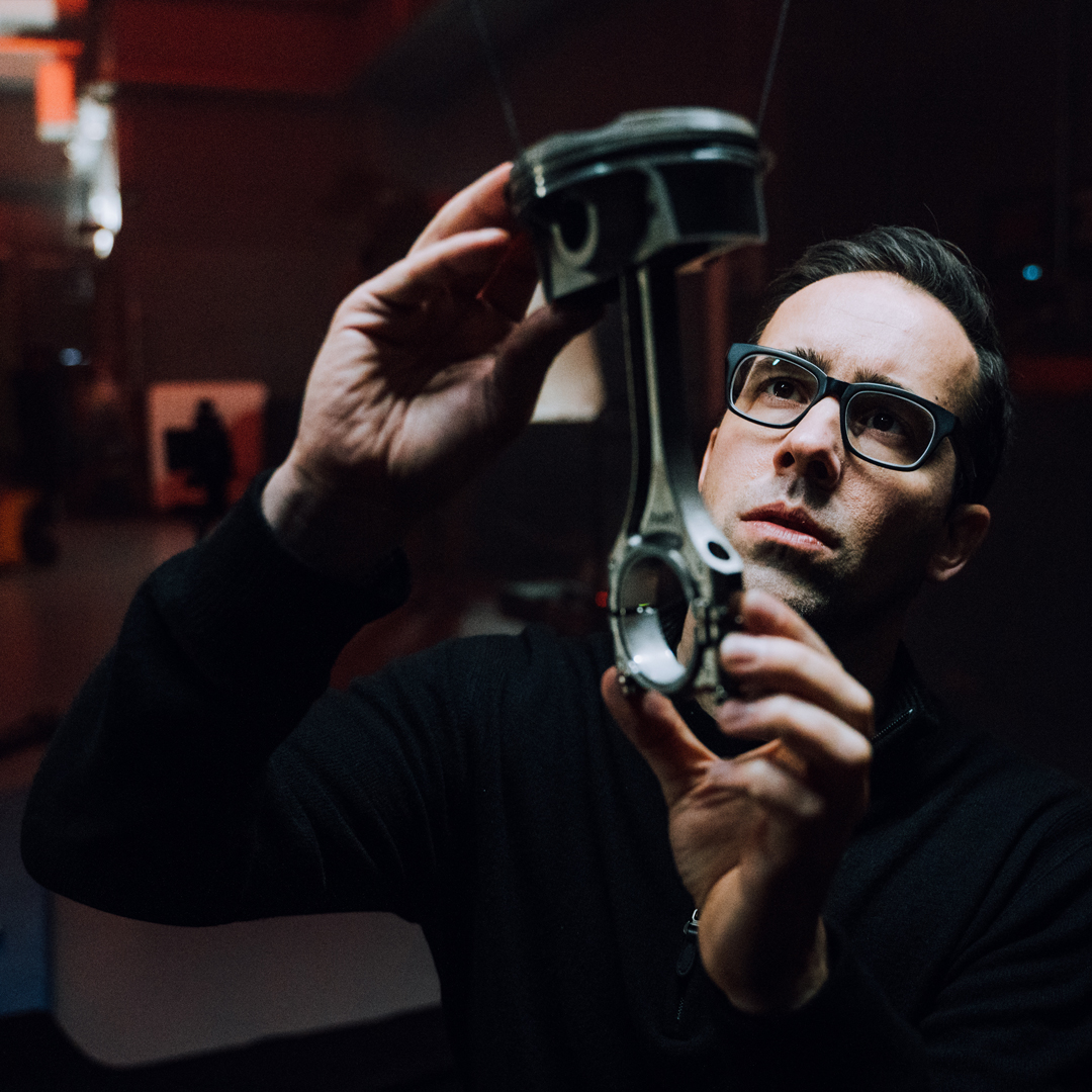 Lamborghini's tweet photo. For our first NFT project, he brought us at the intersection between the physical and the digital world, using the matter he loves the most: art. Now it’s time for you to meet the man behind this innovation, Swiss artist Fabian Oefner.​

#Lamborghini #ToTheMoon
