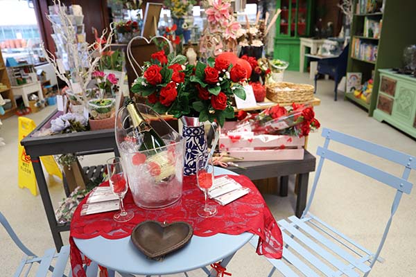 visitderwen's tweet photo. Tomorrow is #BurnsNight and #StDwynwensDay. So whether you're celebrating Scottishness or a love for Wales, we've got something for everyone in our Garden Centre &amp; Gift Shop and Vintage Advantage charity shop. #tartan #loveisintheair #getshirty #shoplocal #supportlocal #charity https://t.co/GwlDXu4cIt