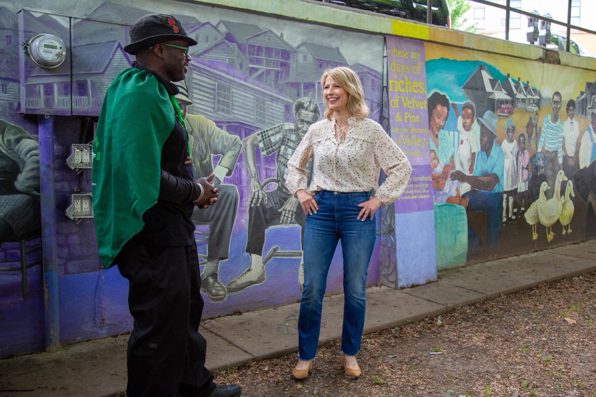 Weekends get busy, so I understand if you missed the #PlacestoLove marathon on <a href="/createtvchannel/">Create TV</a>! Today's features are Asheville, NC, and Huntsville, AL!

📸 Seen here with DeWayne Barton of Hood Huggers in Asheville, NC.

<a href="/visitasheville/">Visit Asheville</a> @visithuntsvilleal